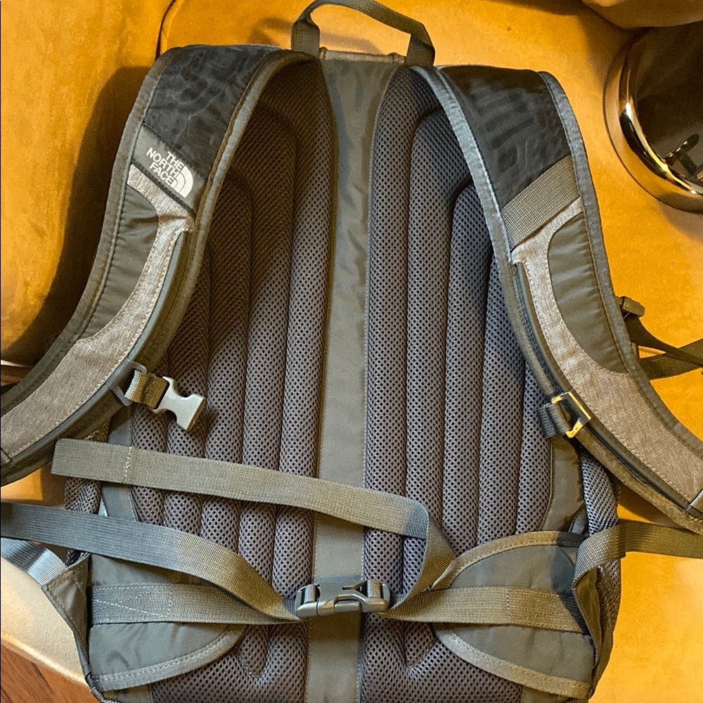 COPY - The North Face Recon Backpack for Women - Picture 2 of 5